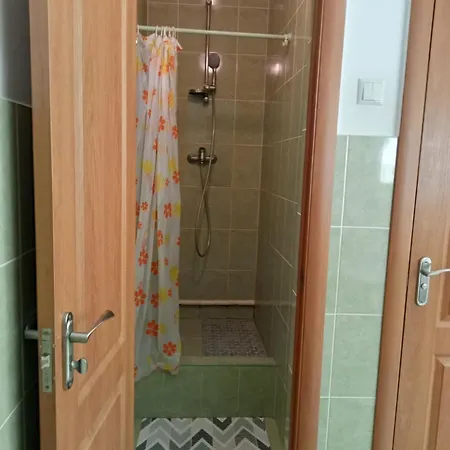 بيت شباب Iskra إلفيف