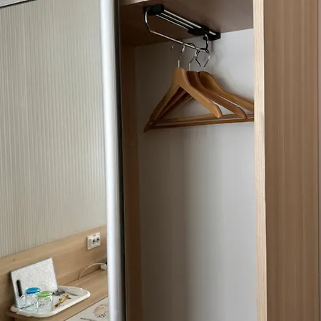 イスクラ ホステル リヴィウ